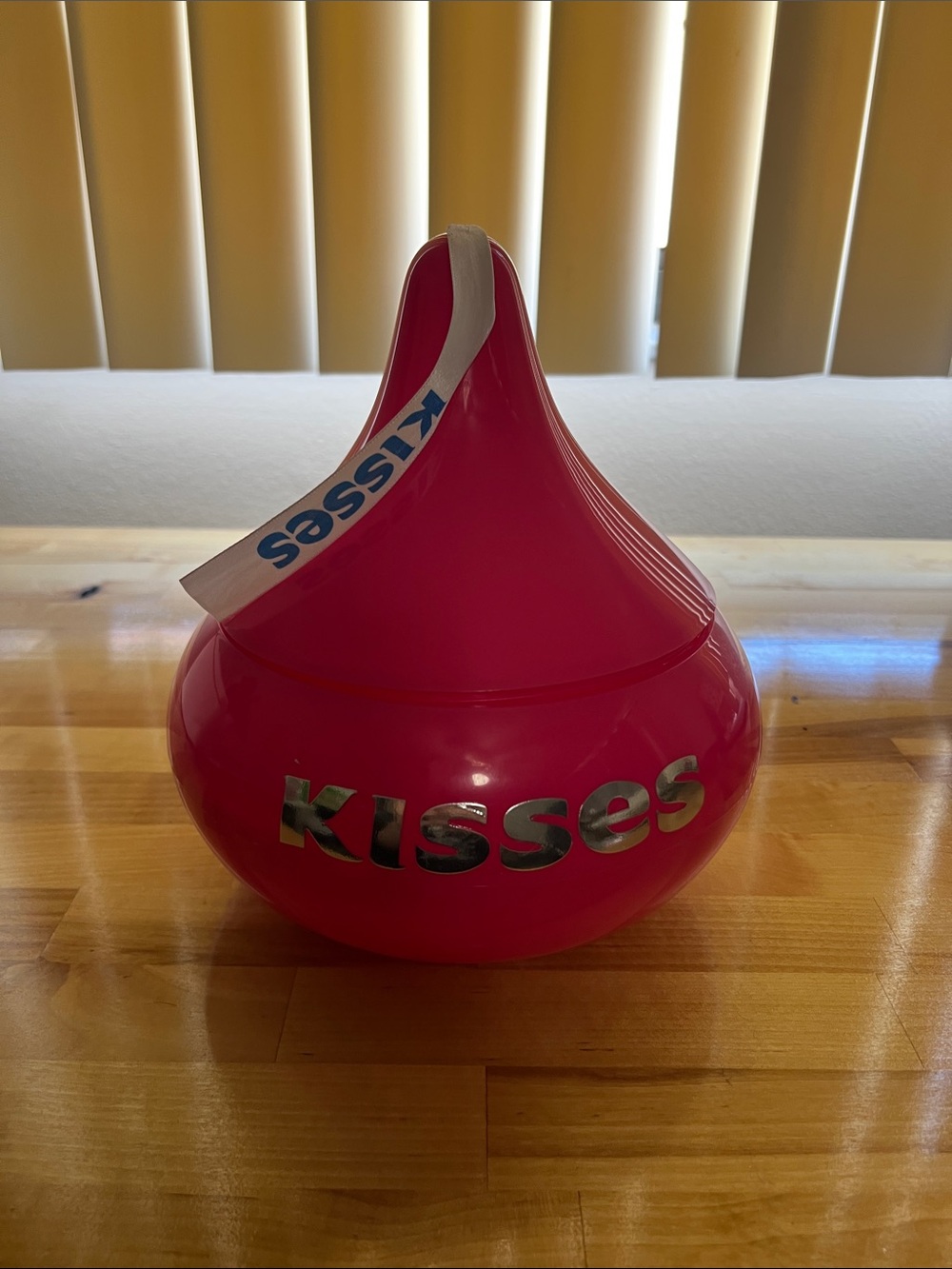 Kiss Pink Kisses Candy Tin with Silver Lettering